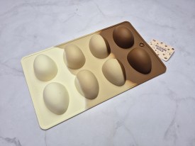 Molde silicona tricolor 8 huevos lisos